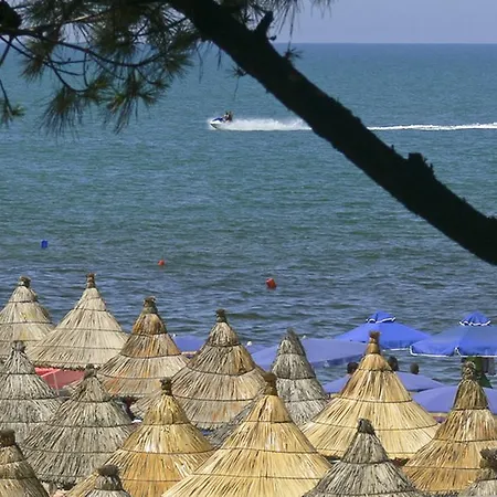 Daire 2 Beachfront + Parking + Wifi Golem (Tirana)
