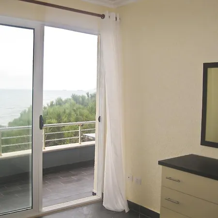 Daire 2 Beachfront + Parking + Wifi Golem (Tirana)