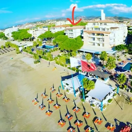 2 Beachfront + Parking + Wifi Golem (Tirana)