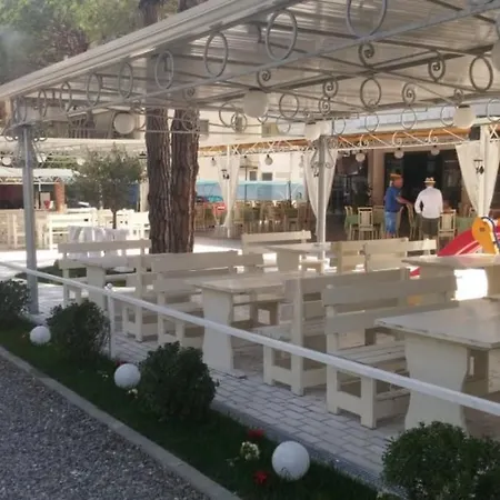 2 Beachfront + Parking + Wifi *