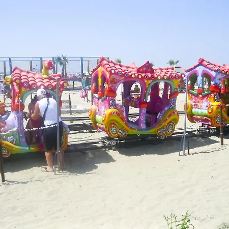 2 Beachfront + Parking + Wifi Daire