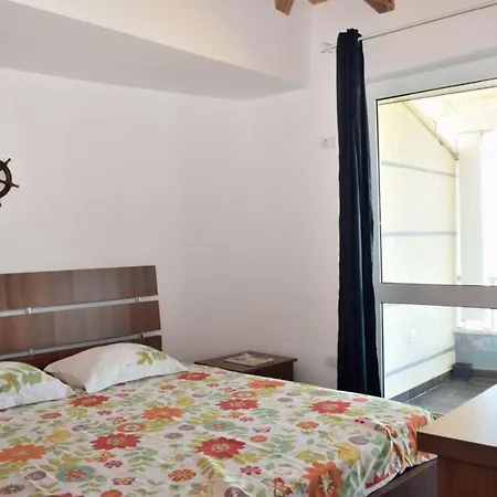 2 Beachfront + Parking + Wifi Daire