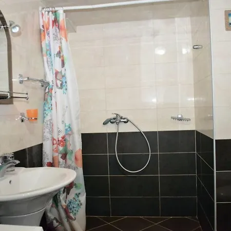 2 Beachfront + Parking + Wifi * Golem (Tirana)