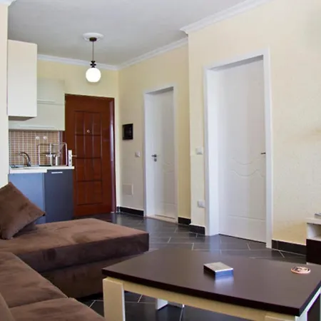 2 Beachfront + Parking + Wifi Daire