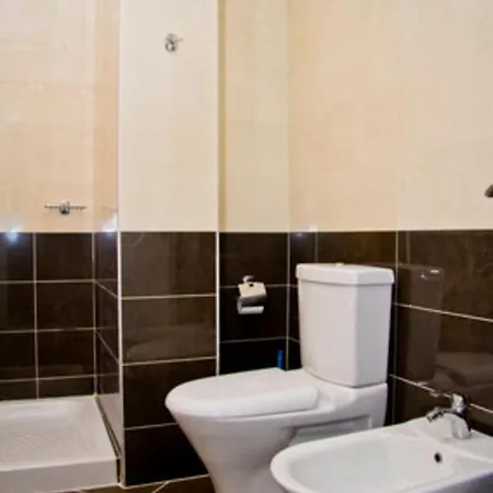 2 Beachfront + Parking + Wifi Daire *
