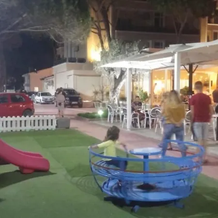 2 Beachfront + Parking + Wifi * Golem (Tirana)