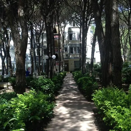 2 Beachfront + Parking + Wifi Daire *